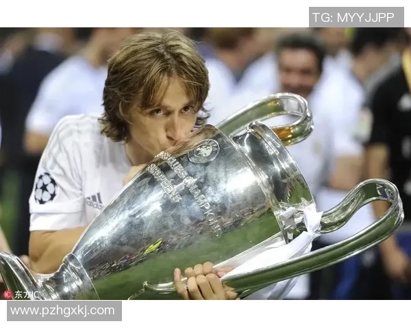 告别传奇时刻魔笛丁丁穆勒相继离开各自球队书写新篇章